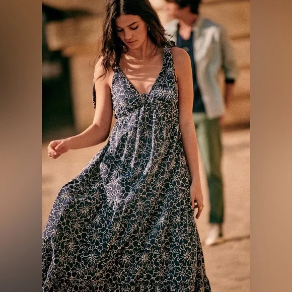 Sezane Graziella Dress - Picture 1 of 5